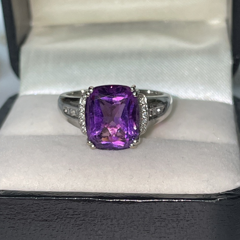 Vintage Solid 14K White Gold Purple Fancy Cut Natural Amethyst Diamond Ring